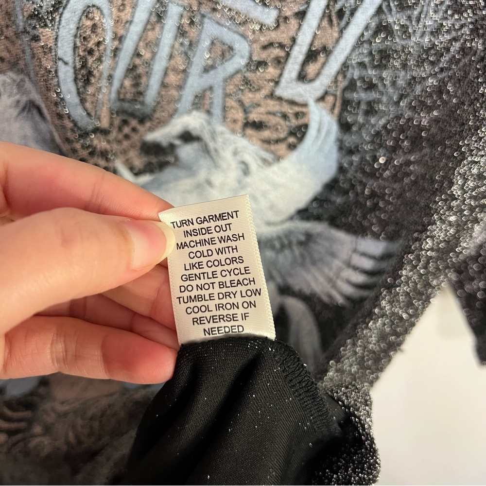 Altar'd State M Shimmer Glitter World Tour 1987 Oversized Tee Pegasus Grunge - Picture 8 of 8